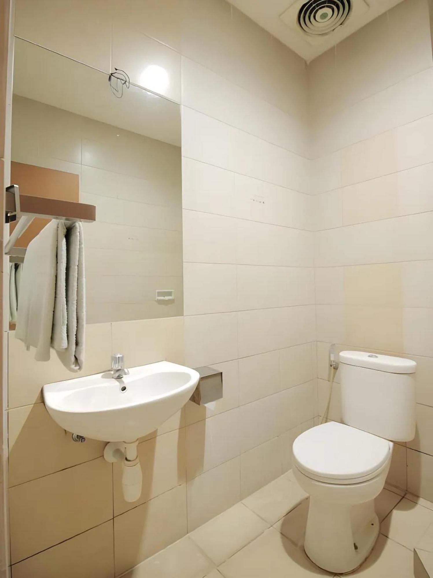 Capital O Galaxy Inn Bandung Luaran gambar